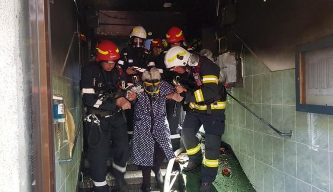 Explozie urmată de un incendiu într-un bloc de 8 etaje din București - explozie-1596014259.jpg