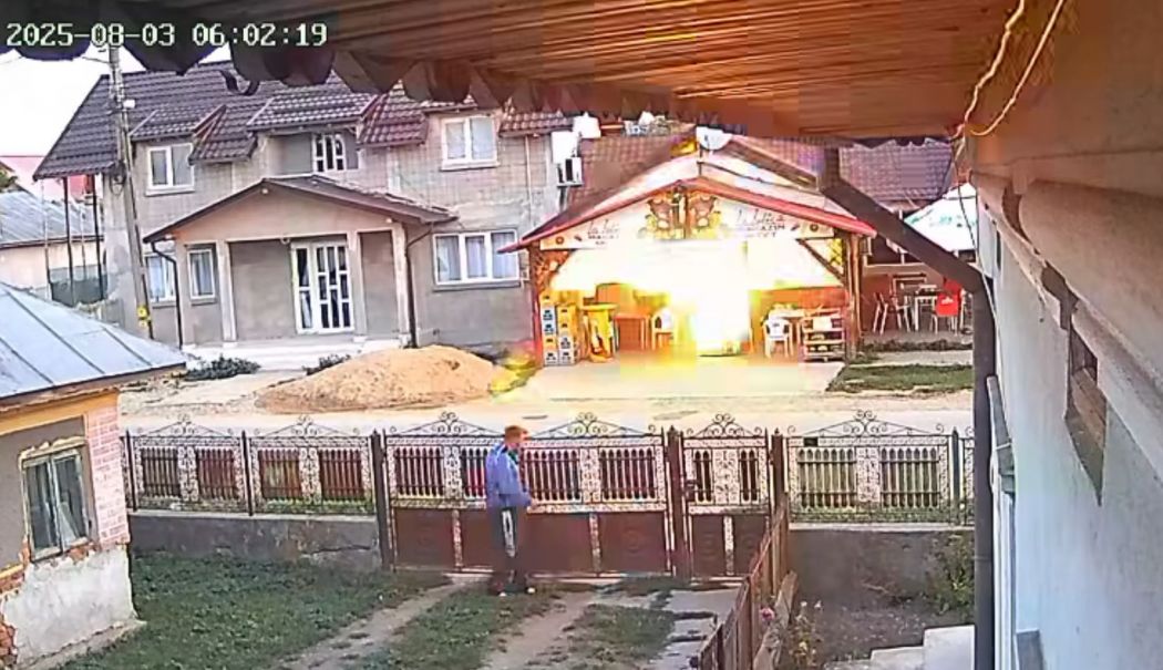Explozie puternică urmată de incendiu! Localnicii au crezut că este un bombardament - explozie-1754207408.jpg