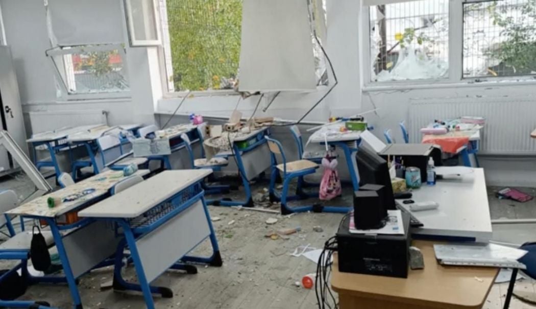 Liceul aflat în apropierea blocului în care s-a produs explozia ar putea fi închis - explozie-liceu-1760690285.jpg
