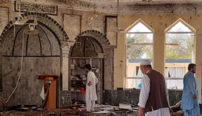 Explozie devastatoare în Afganistan: Peste 200 de victime după un atac sinucigaș cu bombă într-o moschee - explozie3-1633706471.jpg