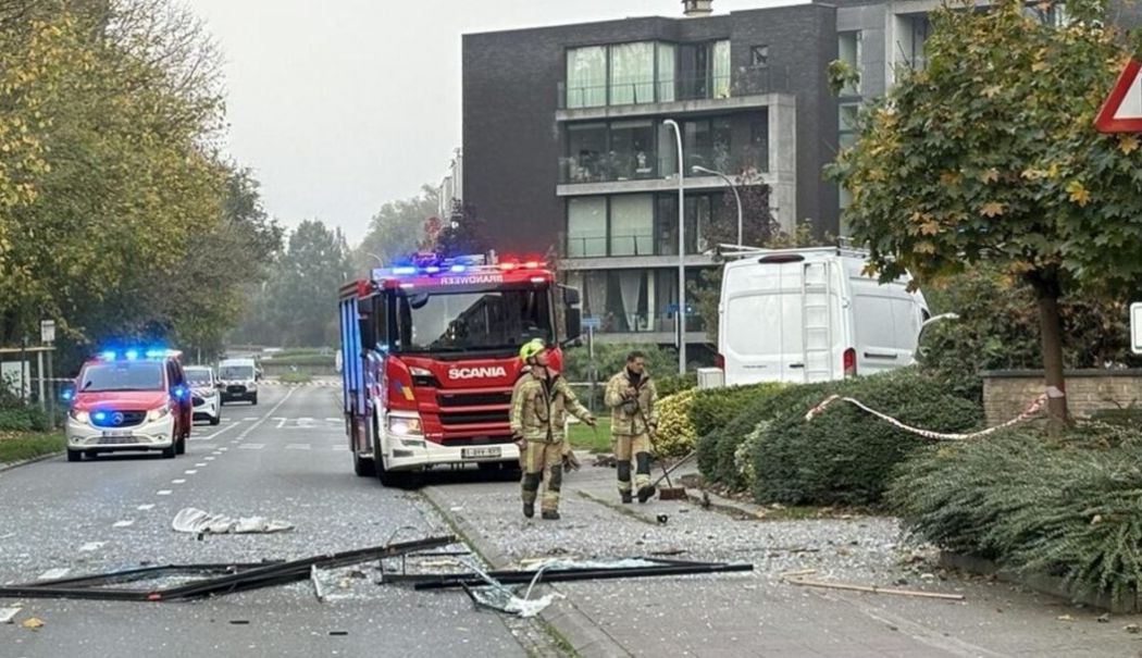 Doi ’Dorei’ care munceau în Belgia au trăit experiența vieții lor. Au aruncat în aer apartamentul pe care îl renovau - exploziebelgiahsbe17308056109141-1731086472.jpg