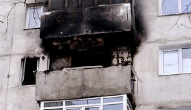 EXPLOZIE LA UN APARTAMENT DIN CONSTANȚA, URMATĂ DE INCENDIU - exploziebloc78480600319087001351-1510832043.jpg