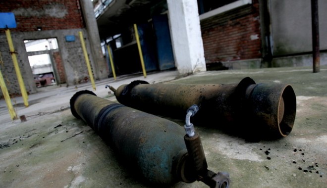 Explozie la o instalație de fabricat rachete și obuze - explozieelectroputeremediafaxfot-1380385139.jpg