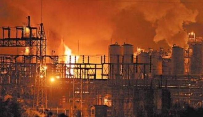 ALERTĂ! EXPLOZIE LA O UZINĂ PETROCHIMICĂ! ȘASE MORȚI - PRIMUL BILANȚ - explozielaouzinapetrochimicadinm-1521715304.jpg
