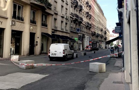 Alertă în Franța! Atac la Lyon: Cel puțin 13 victime - explozielyon141817300-1558762859.jpg