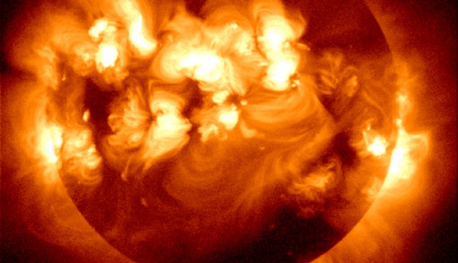 Erupție solară spectaculoasă - exploziesolar-1307537733.jpg