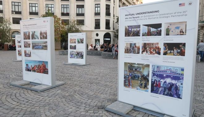 Expoziţia fotografică itinerantă, “Noi, Poporul/We the People”, ajunge la Constanța