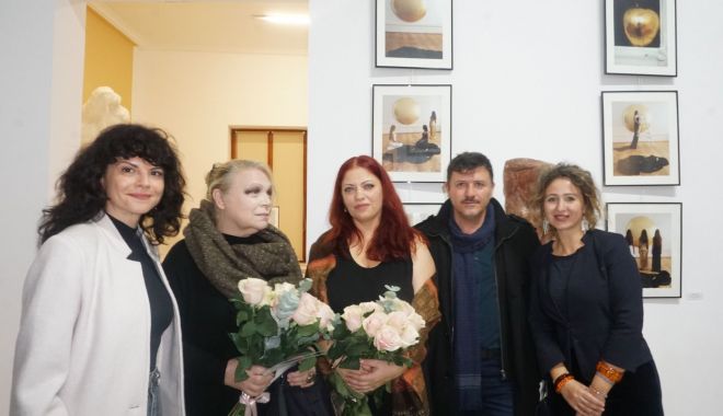 Expoziţia foto/video a artistei Anca Pașa Deaconu poate fi admirată și în decembrie - expozitie-1701286600.jpg