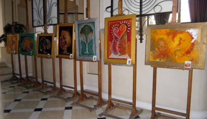 Expoziție de grafică la Clubul Artelor 