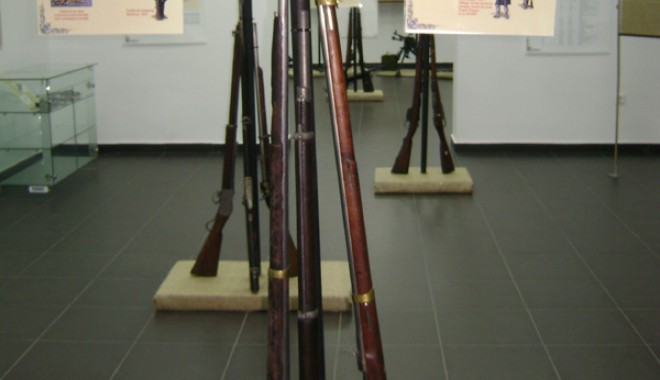 Expoziții la Muzeul de Marină - expozitiearme-1316366810.jpg