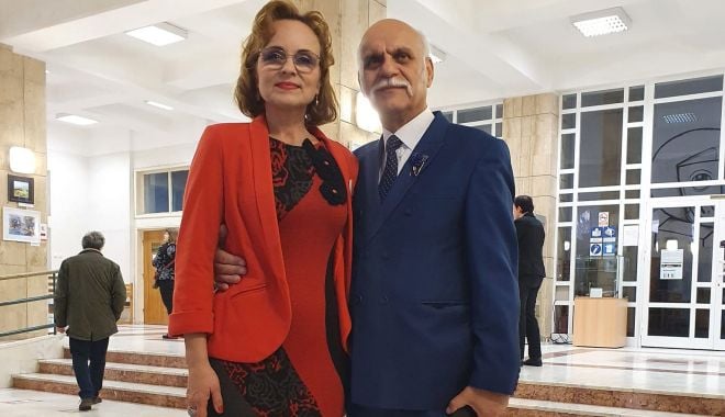Artiştii dobrogeni se reunesc pentru o nouă expoziţie de pictură - expozitiedepicturamirelaturtoisi-1668107072.jpg