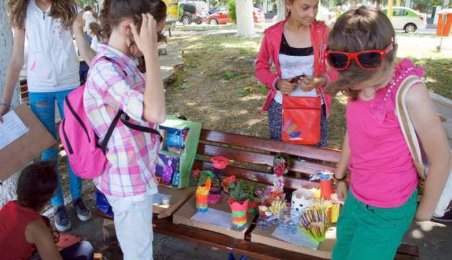 Expoziție de deșeuri reciclabile, în parcul Teatrului Național - expozitiemarenostrum-1445366326.jpg