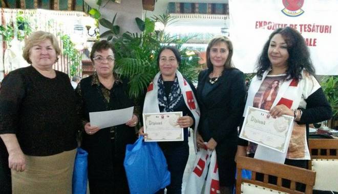 Expoziție de țesături tradiționale turcești - expozitiepremii-1414939293.jpg
