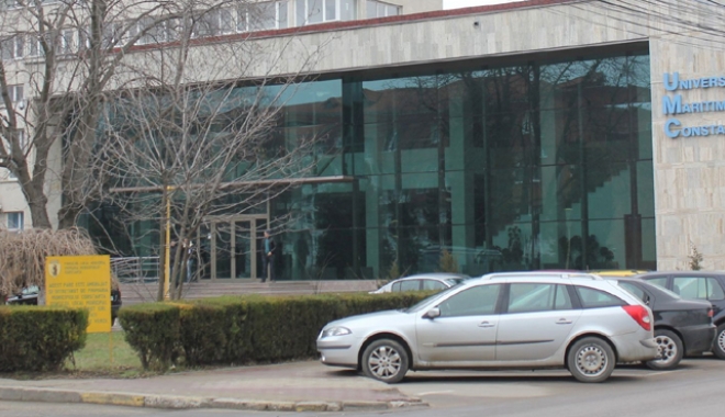 Super-expoziție  realizată de studenții  Universității Maritime - expozitieumc-1496156095.jpg