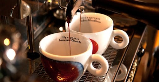 Primăria Bârlad își cumpără aparat de cafea de 8.000 de lei, cu comandă vocală - expresor-1631805295.jpg