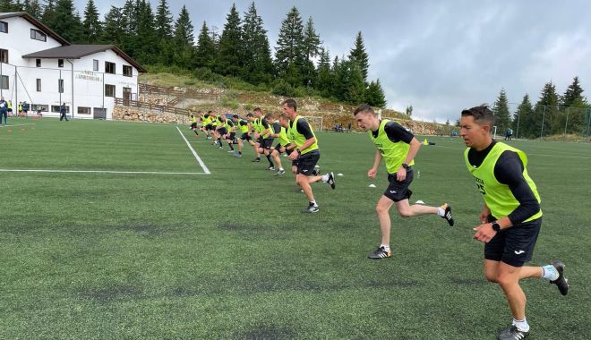 Fotbal / Arbitrii de Liga a II-a s-au pregătit la Cheile Grădiștei - f-1627208815.jpg