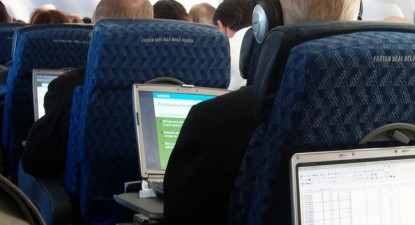 Lufthansa reintroduce internetul la înălțime - f1100b10fd5d1240ea56526050293713.jpg