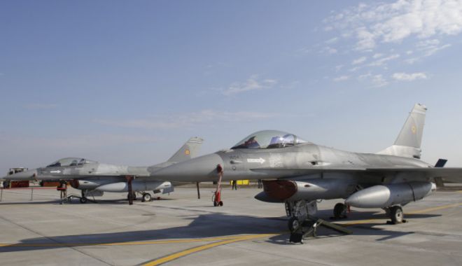 Primele avioane F-16 pentru antrenarea piloților ucraineni au ajuns în România