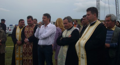 Mii de persoane au sărbătorit, ieri, Zilele Comunei Valu lui Traian și deschiderea sezonului de pășunat - f18dbc0a1610fc1a119b7bb0dd8598ce.jpg
