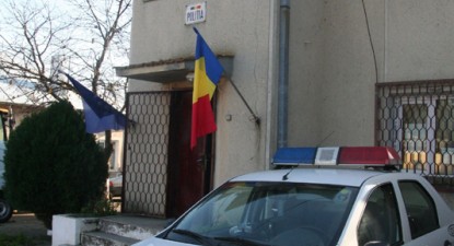 Concediile fără plată au pus lacătul pe ușa Poliției din Mihai Viteazu - f1d32765fb6215ed9ba20bd9e59733b8.jpg