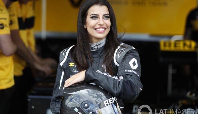 FOTO / Prima saudită la volanul unei mașini de Formula 1 - f1frenchgp2018aseelalhamadboardm-1529910975.jpg