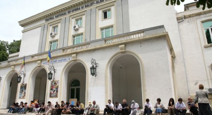 Demonstrație de citit o carte în public - f37cf60a80a619b00199eb639508c352.jpg