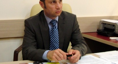 Două firme 