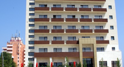 De 8 Martie, doamnele petrec la Hotelul Costinești Royal - f65395dd1df2d80fac09fe747029423f.jpg