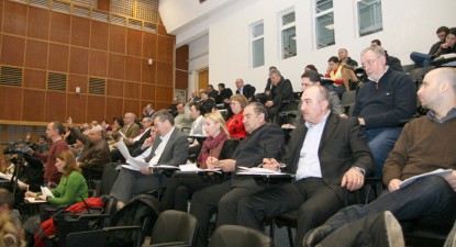 Consilierii județeni își fac planuri pentru alegerile locale din 2012 - f8be302783f5687716aa964845de9bfa.jpg