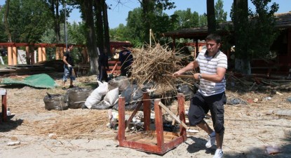 DADL vrea să demoleze 16 construcții ilegale de pe plaje - f986188dfcc57887d9a0df077bd3361f.jpg