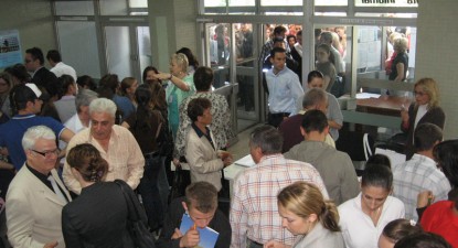 Îmbulzeală la Bursa locurilor de muncă pentru absolvenți - faa7786df730a3aceb9481ff2bb625c0.jpg