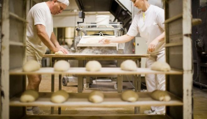Operatorii economici din sectorul produselor alimentare amendaţi cu 715.200 de lei - fabricadepaine-1637165384.jpg