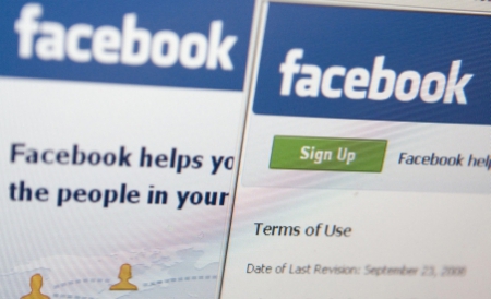 Facebook a șters paginile care conțineau glume despre viol - facebook-1320942672.jpg
