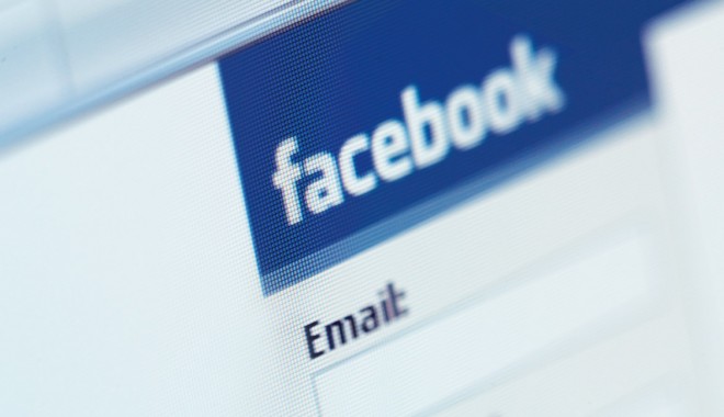 Studiu. Angajații români nu vor să fie prieteni pe Facebook cu șefii lor - facebook-1360146340.jpg