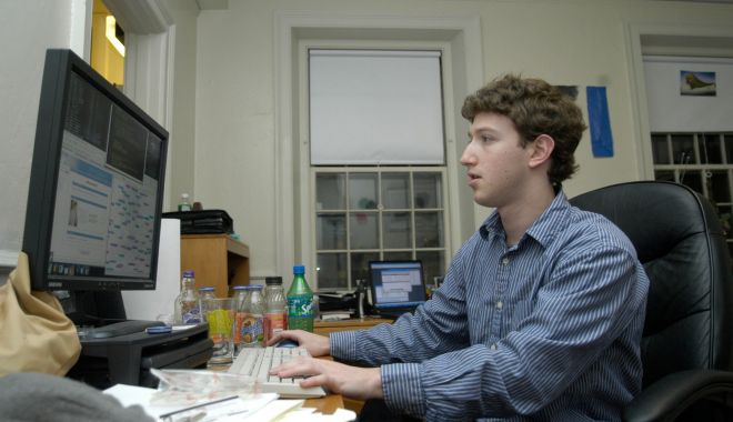 Facebook a împlinit 20 de ani. Povestea aplicaţiei create de Mark Zuckerberg care a schimbat lumea - facebook-20-de-ani-1707071723.jpg