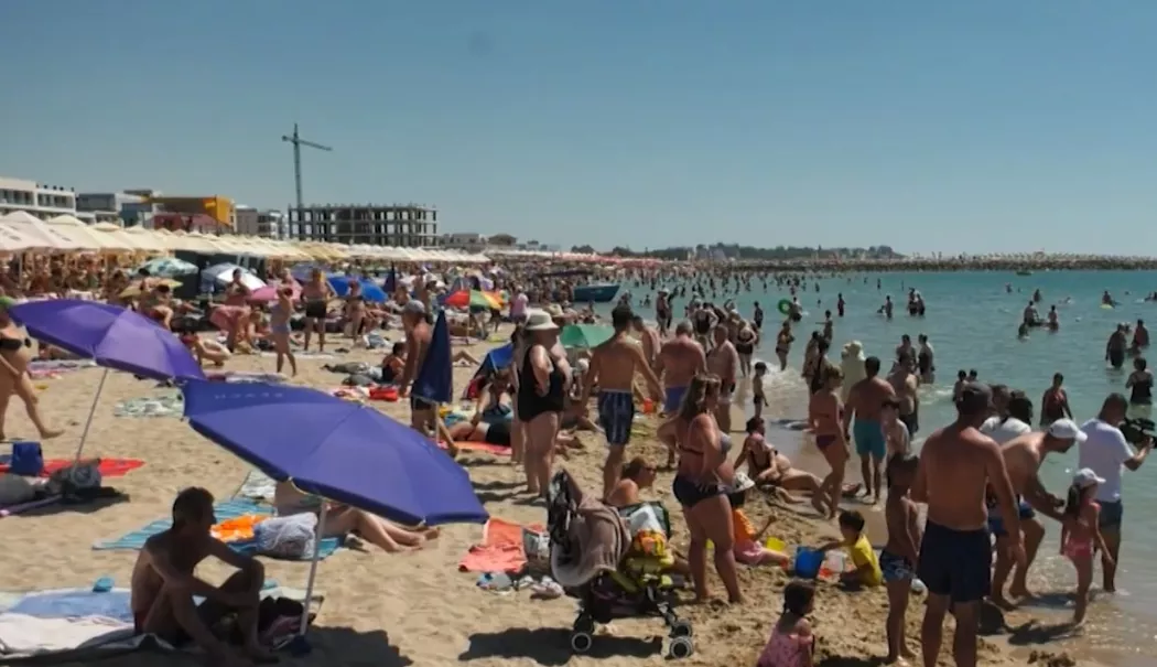 În vârf de sezon, hotelierii renunță la scumpiri și mizează pe reduceri
