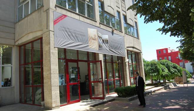 Facultatea de Litere își ia rămas bun de la un lector italian - facultateadelitere-1434559733.jpg