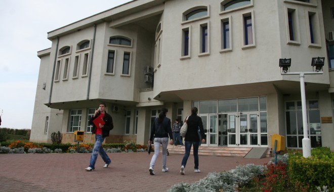 Vin americanii la Universitatea 