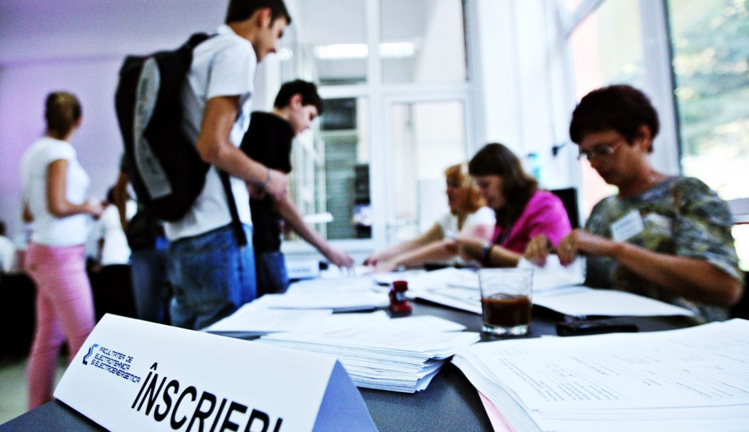 Din toamnă dispar mai multe facultăți din România. Ce se întâmplă cu studenții care s-au înscris