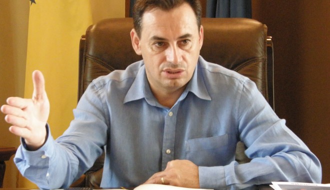 Cine s-a înscris  în cursa pentru prezidențiale la PDL - falca-1381796921.jpg