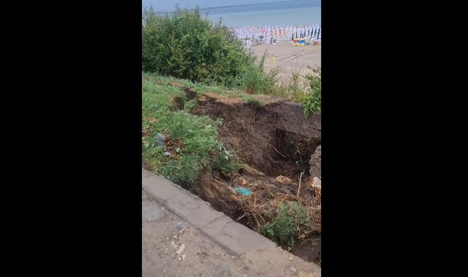„A plecat malul falezei!”. Tot din categoria dezastrelor de după ploile abundente