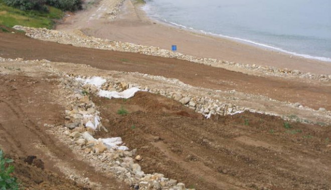 Faleza din Eforie Sud, boală lungă, moarte sigură - faleza1-1309204007.jpg