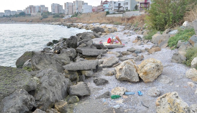 Faleza Nord s-ar putea prăbuși în mai puțin de cinci ani - falezanord85-1315146850.jpg