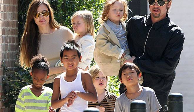 Cuplul Brad Pitt și Angelina Jolie se mută la Londra - familie-1453720608.jpg