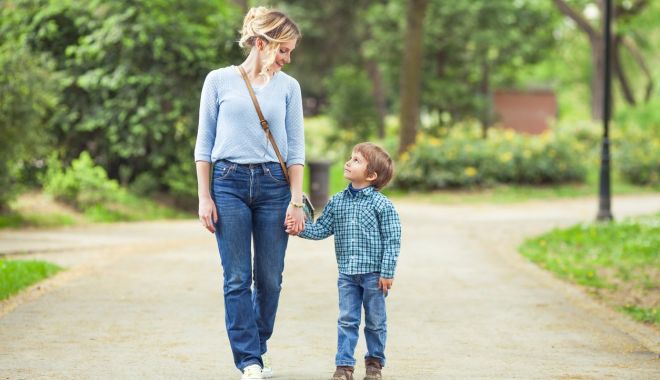 Creșterea familiilor monoparentale sporește inegalitatea socială - familii-monoparentale-1695925064.jpg