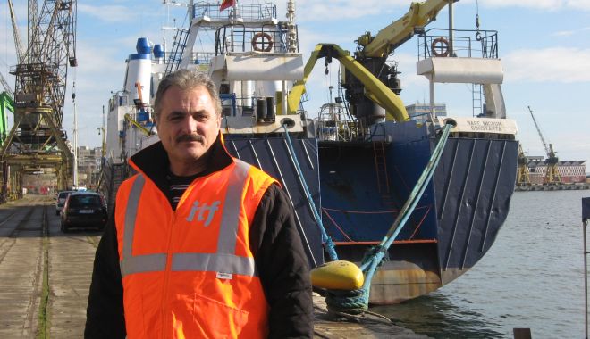 Familiile navigatorilor aflați pe mare sună, îngrijorate, la SLN - familiilenavigatorilorsunalaslnm-1584542064.jpg
