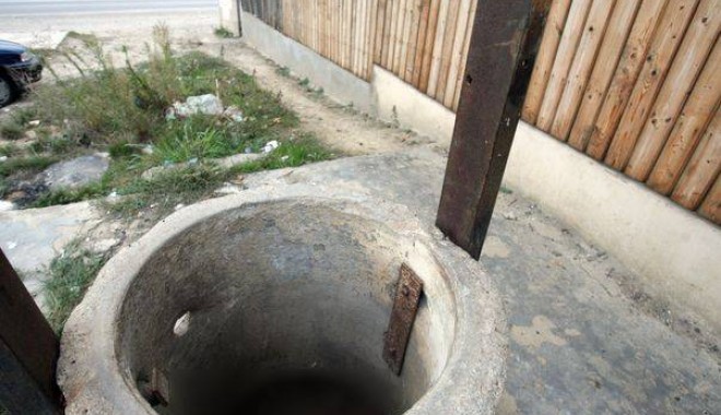 Copil de doi ani, căzut în fântână, la Năvodari - fantana-1368394301.jpg
