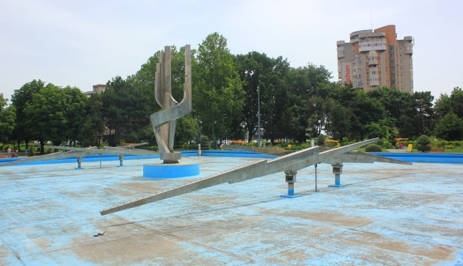 Fântâna din Parcul Gării, pusă în funcțiune duminică seară - fantanaartezianaparcgara2-1498384187.jpg