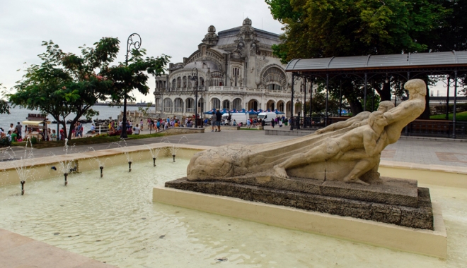 Primăria Constanța se pregătește pentru sezonul estival. Fântânile arteziene, în atenția municipalității - fantanafalezacazino2-1486484850.jpg