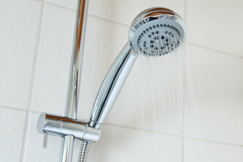 Constănţenii de pe bulevardul 1 Mai şi aleea Timonei rămân 12 ore fără apă caldă şi căldură - fara-apa-calda-1740569012.jpg